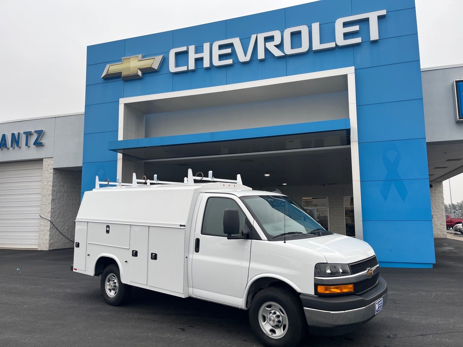 2025 Chevrolet Express Cutaway 3500 1WT