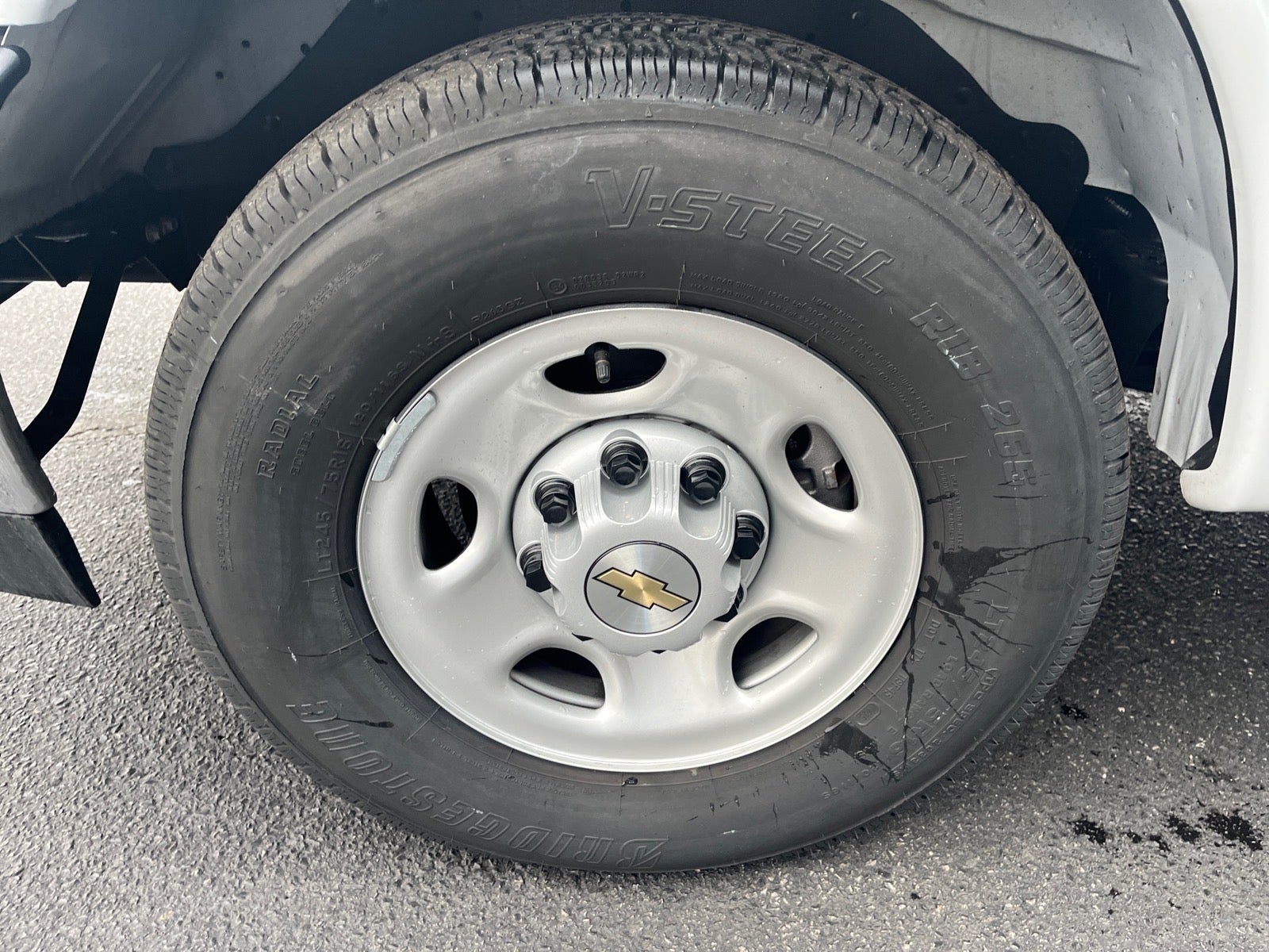 2025 Chevrolet Express Cutaway 3500 1WT