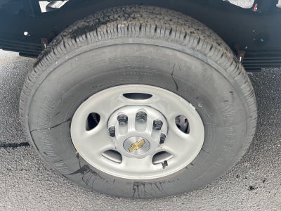 2025 Chevrolet Express Cutaway 3500 1WT