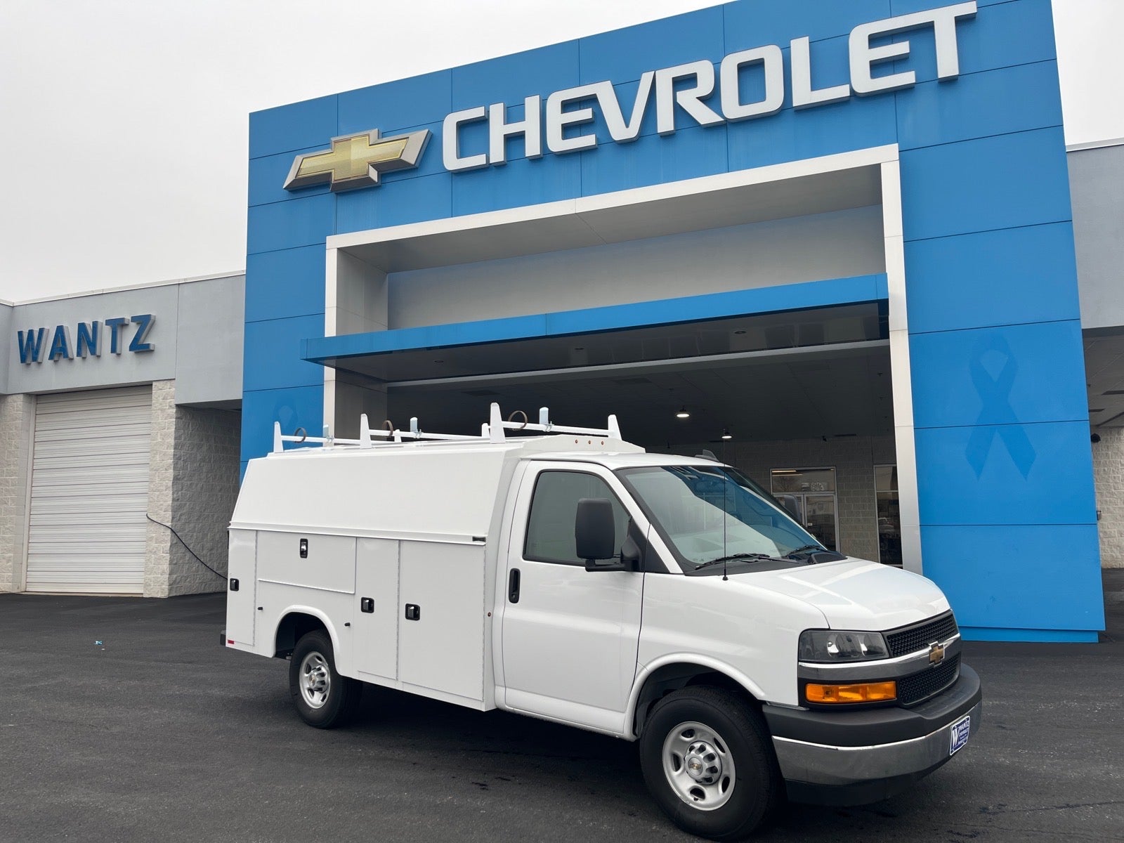 2025 Chevrolet Express Cutaway 3500 1WT