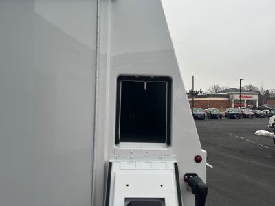 2025 Chevrolet Express Cutaway 3500 1WT