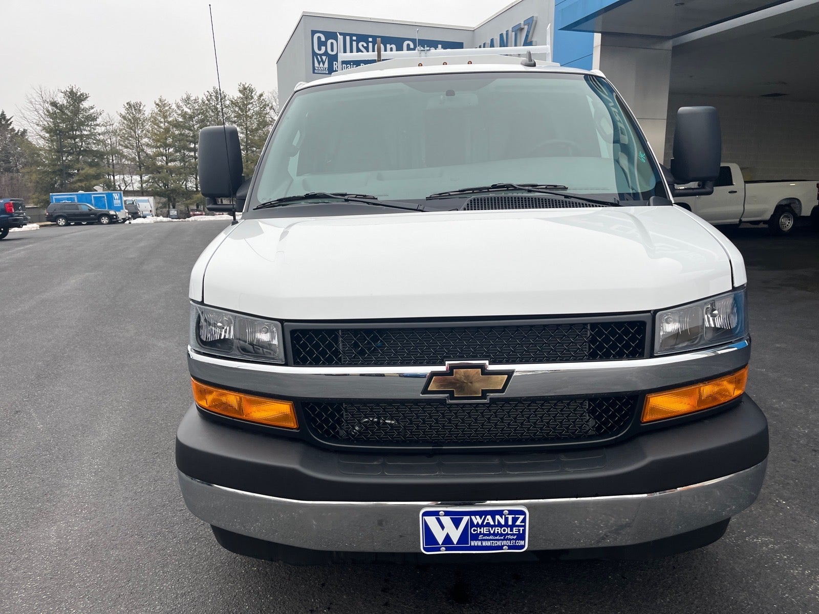 2025 Chevrolet Express Cutaway 3500 1WT