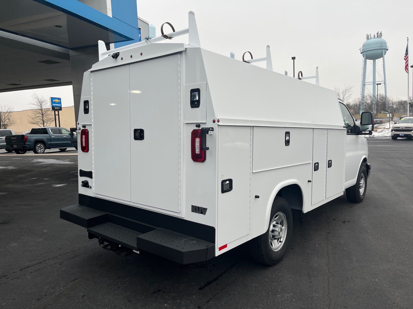 2025 Chevrolet Express Cutaway 3500 1WT