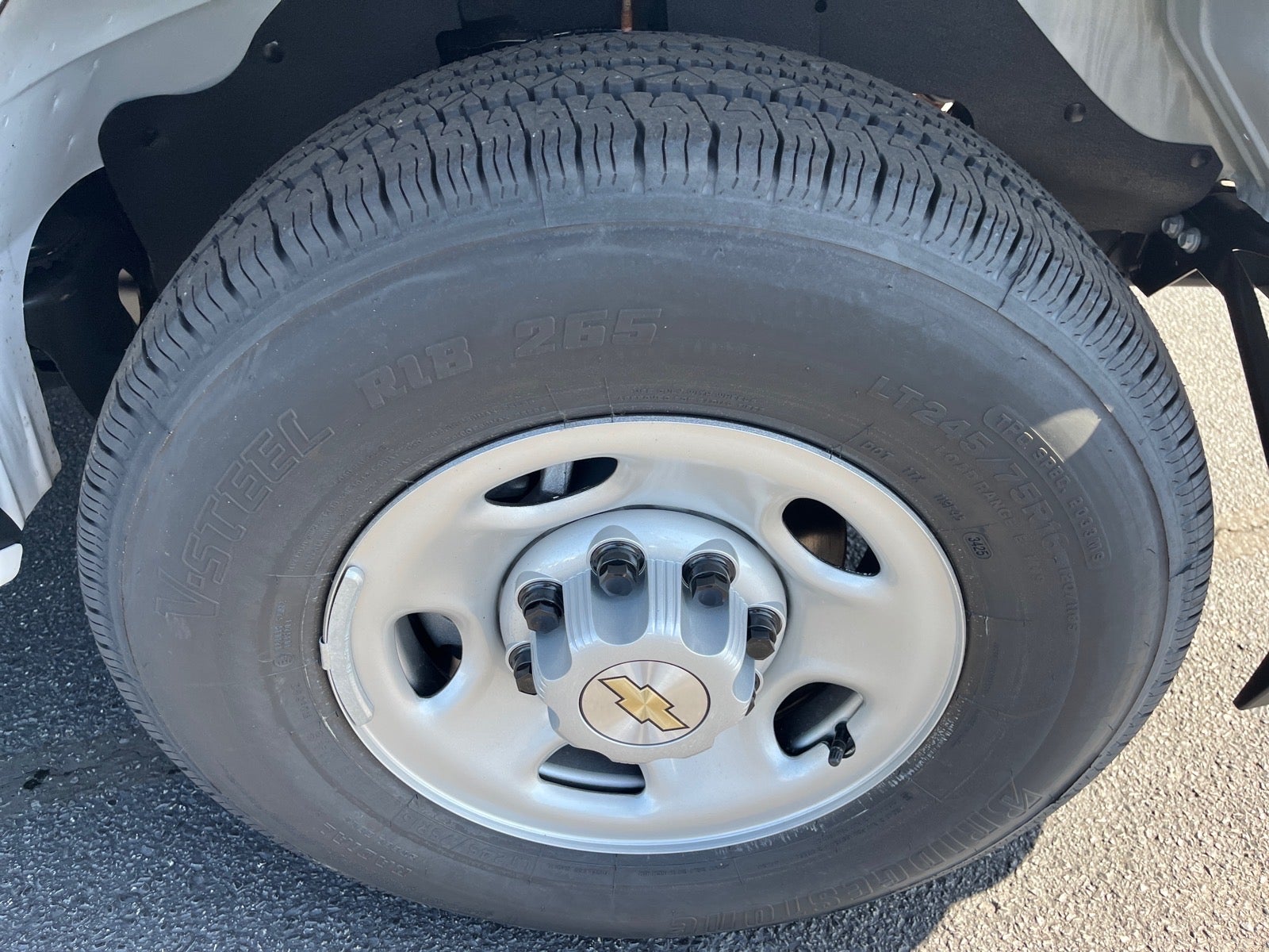 2025 Chevrolet Express Cargo WT