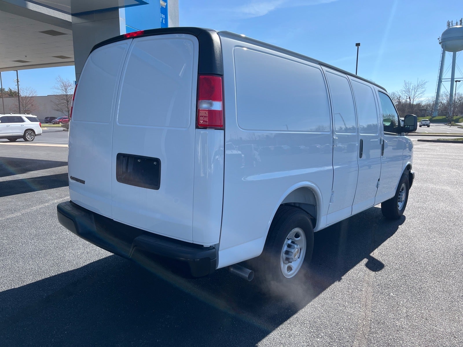 2025 Chevrolet Express Cargo WT