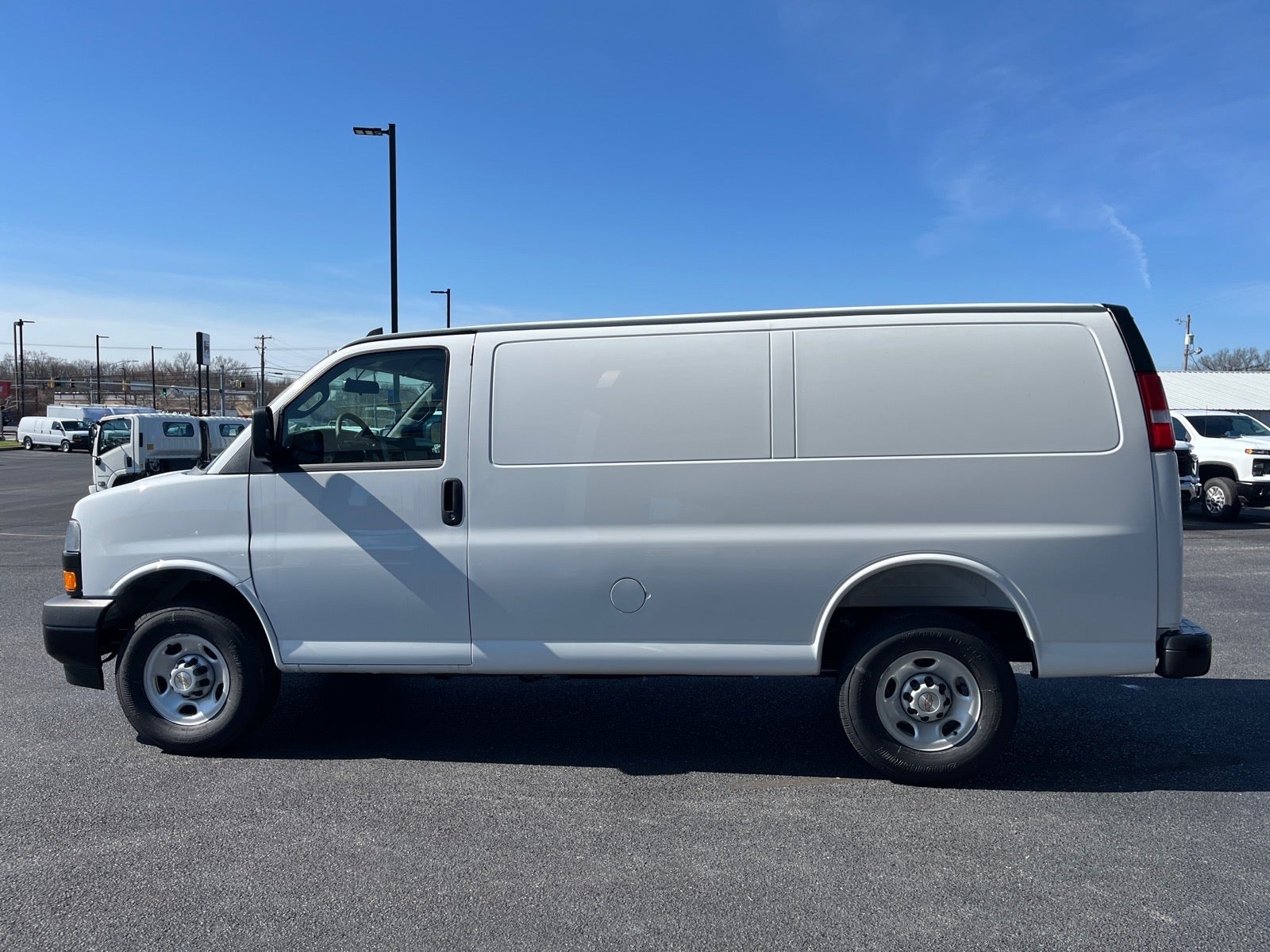 2025 Chevrolet Express Cargo WT