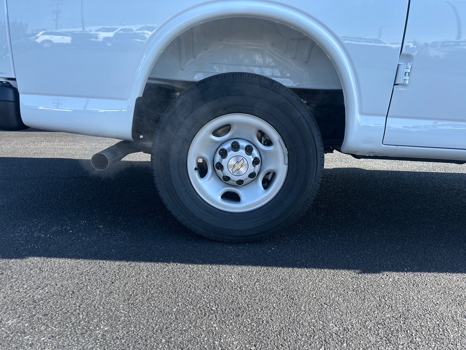 2025 Chevrolet Express Cargo WT