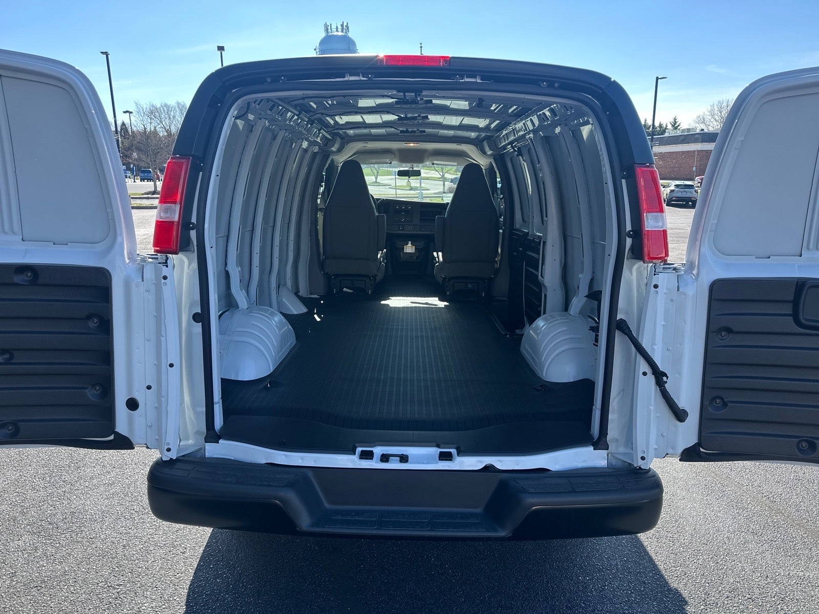 2025 Chevrolet Express Cargo WT