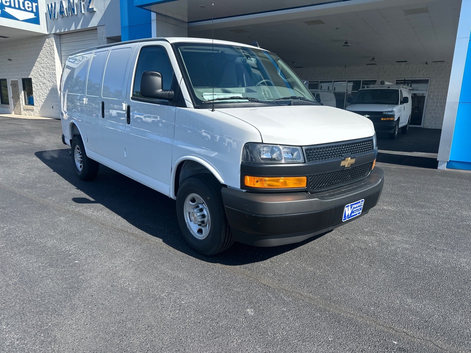 2025 Chevrolet Express Cargo WT