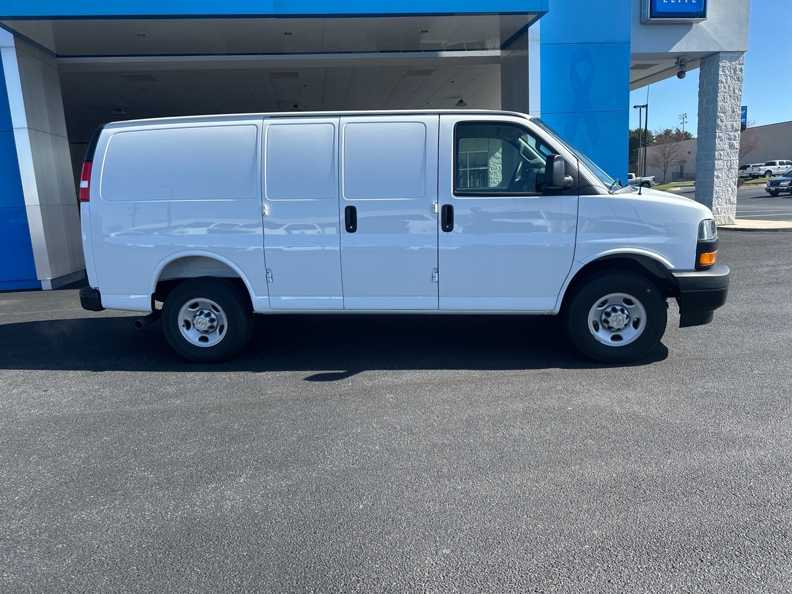 2025 Chevrolet Express Cargo WT