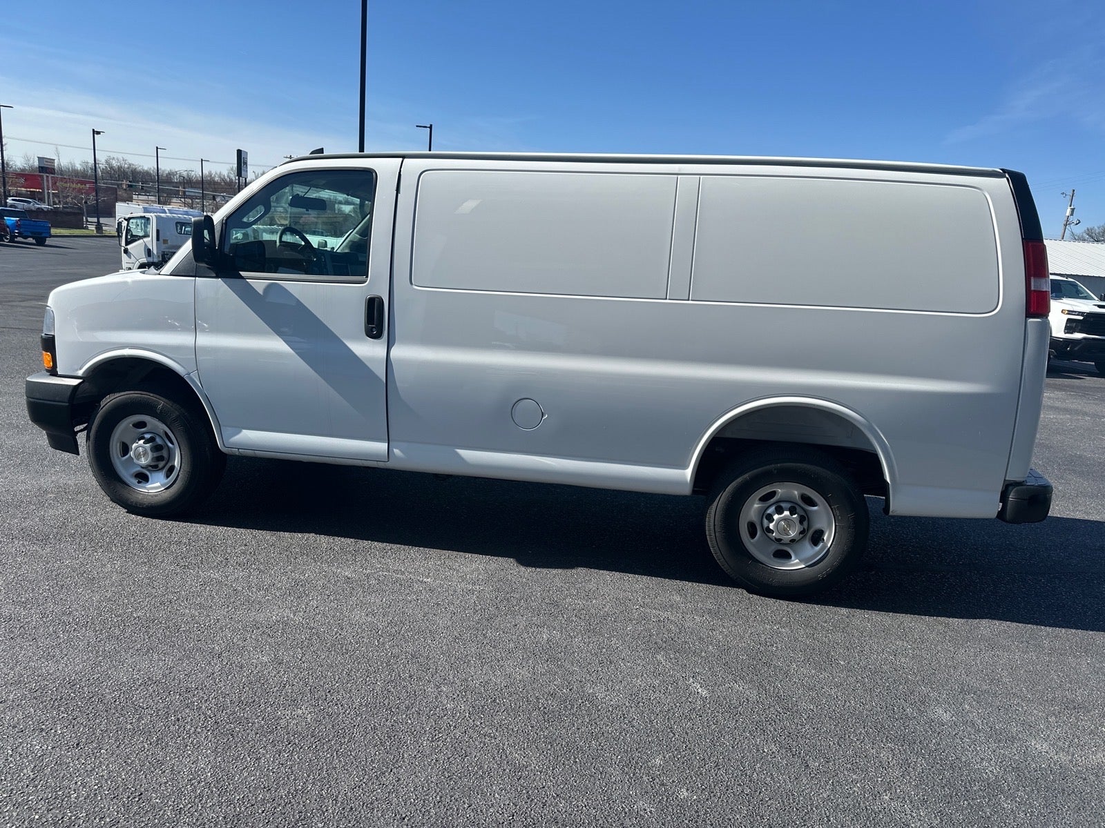 2025 Chevrolet Express Cargo WT