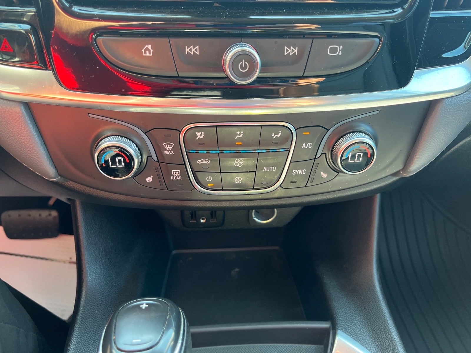 2019 Chevrolet Traverse LT Leather