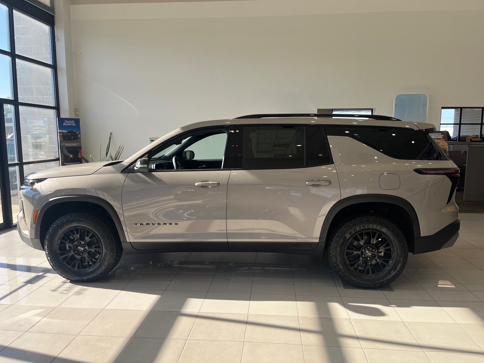 2027 Chevrolet Traverse Z71 - Photo 7