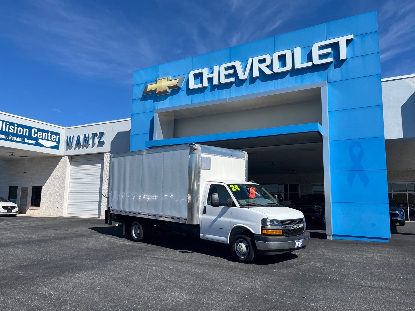 2024 Chevrolet Express Cutaway 3500 1WT