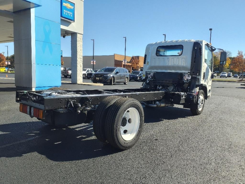 2025 Chevrolet Low Cab Forward 4500 1WT